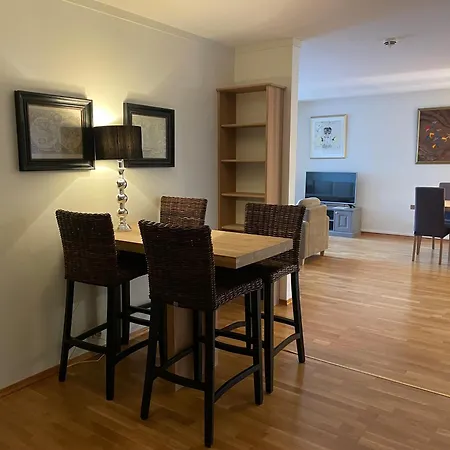 Sentral Og Moderne Med Heis Og Garasje * Beitostolen