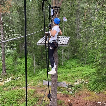 Sentral Og Moderne Med Heis Og Garasje