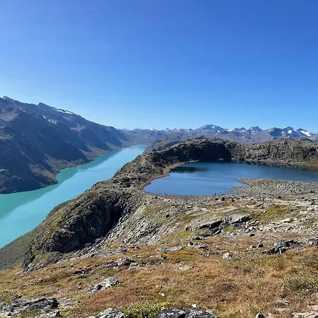 Sentral Og Moderne Med Heis Og Garasje